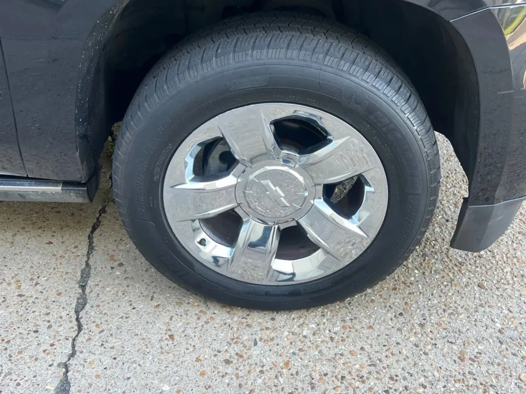 Chevrolet Suburban photo 33