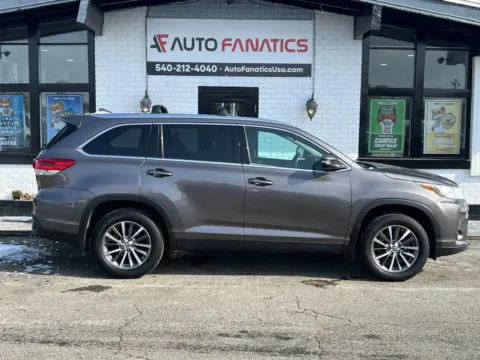 Gray 2019 Toyota Highlander XLE Sport Utility 4D for sale in Fredericksburg, VA