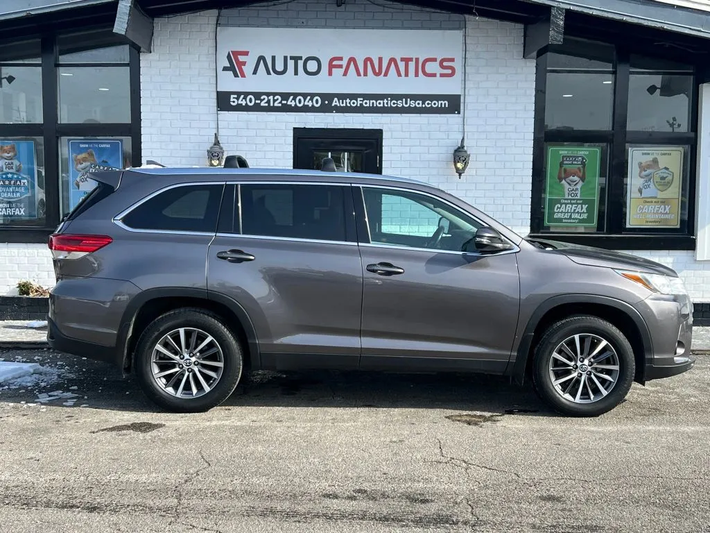 Gray 2019 Toyota Highlander XLE Sport Utility 4D for sale in Fredericksburg, VA