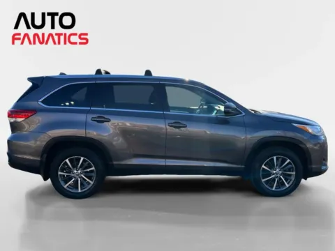 More photos of 2019 Toyota Highlander XLE Sport Utility 4D at Auto Fanatics, VA