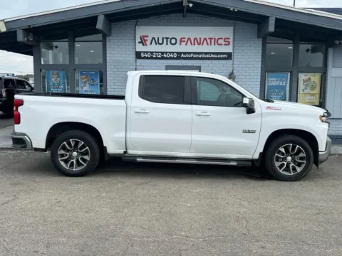 White 2019 Chevrolet Silverado 1500 Crew Cab LT Pickup 4D 5 3/4 ft for sale in Fredericksburg, VA