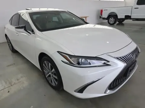 More photos of 2019 Lexus ES 350 Sedan 4D at Auto Fanatics, VA