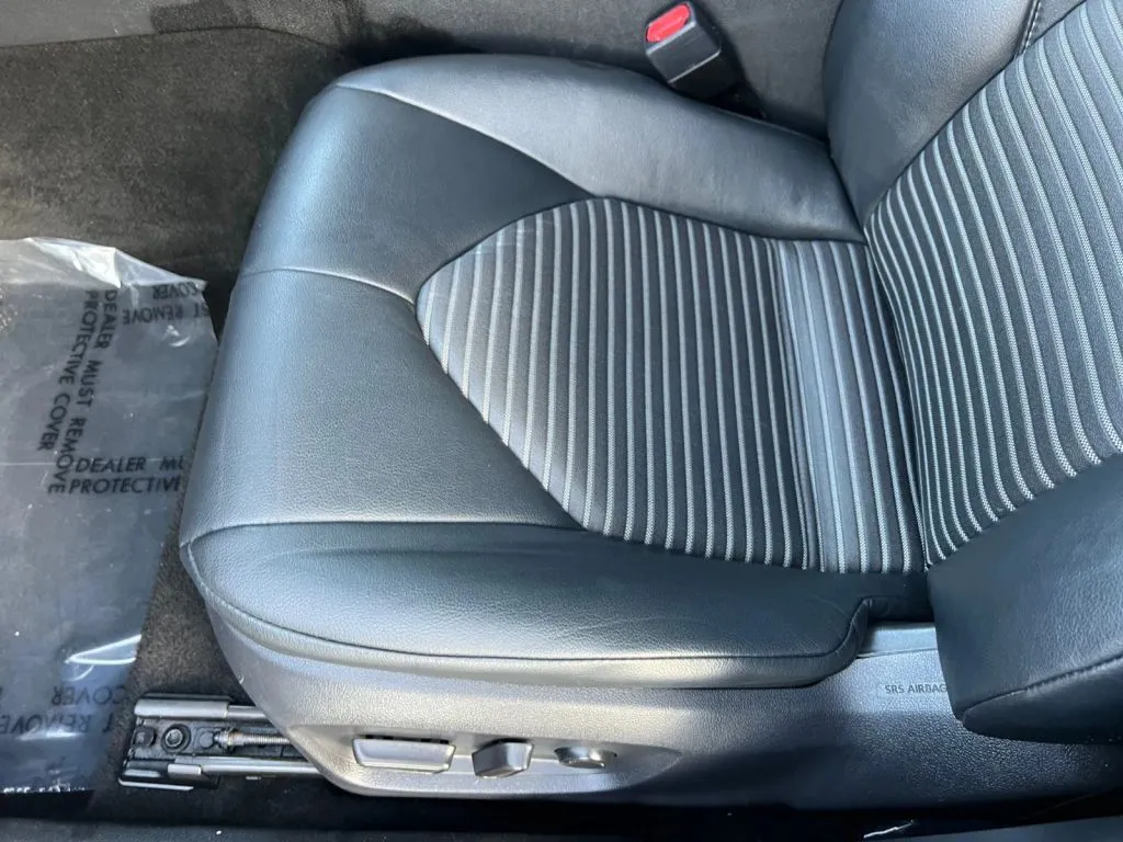 Toyota Camry photo 23
