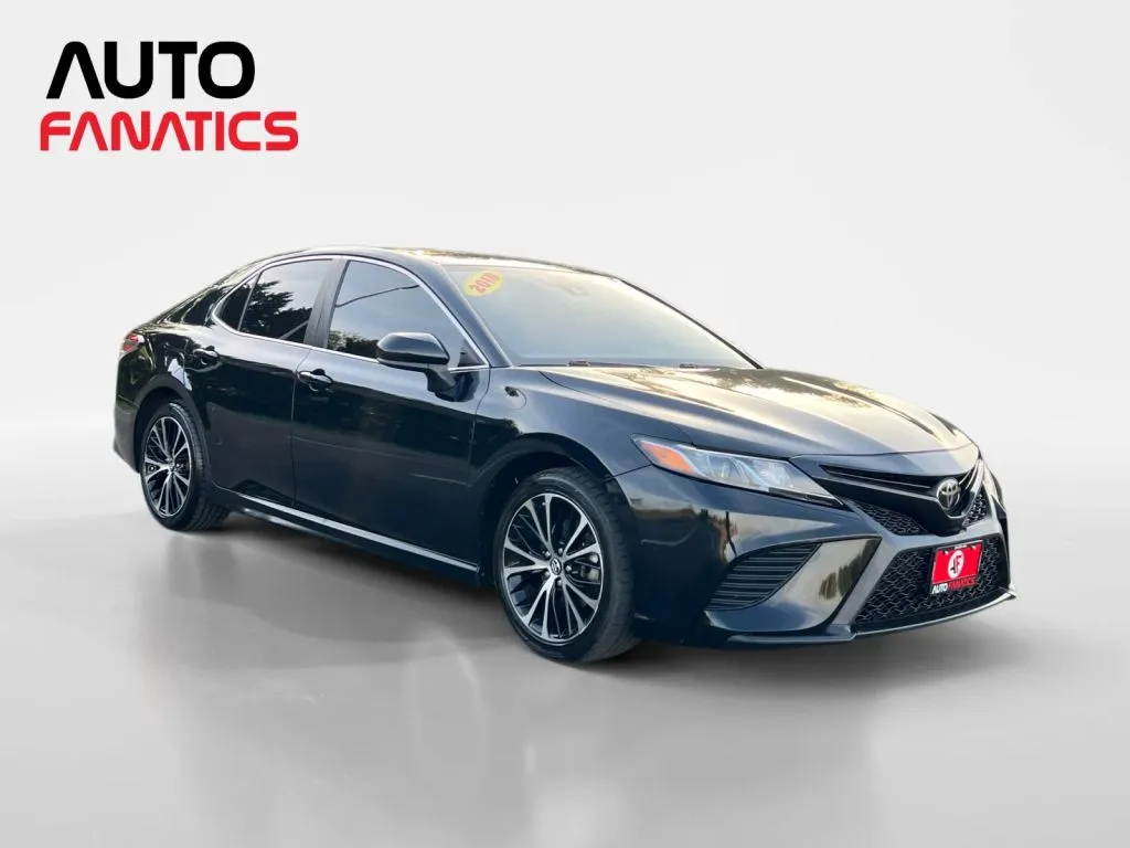Toyota Camry photo 8