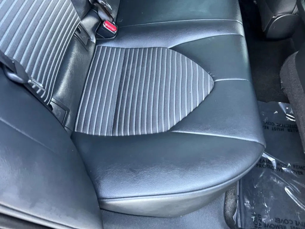 Toyota Camry photo 19