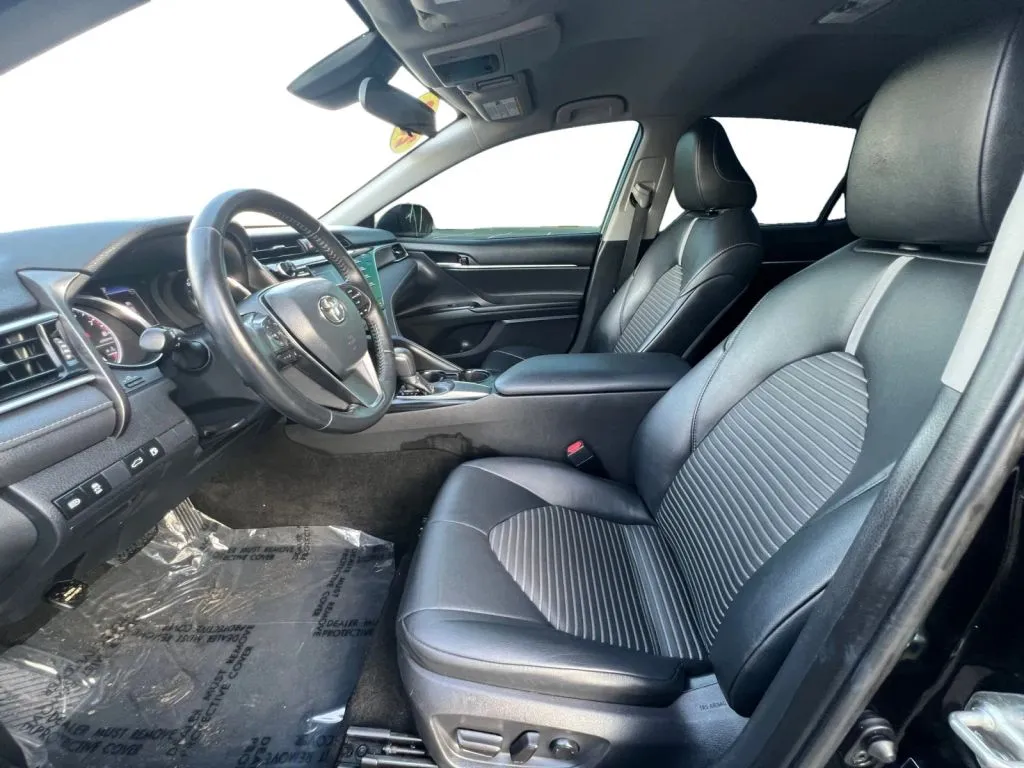 Toyota Camry photo 10