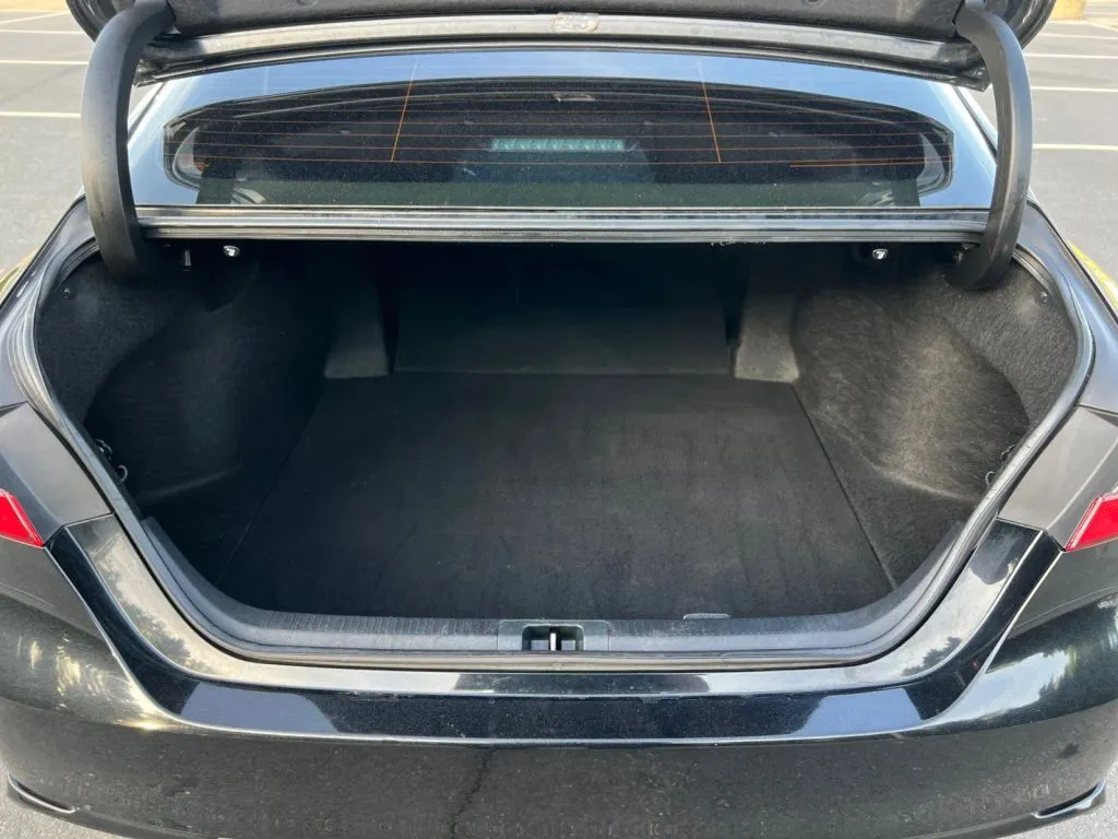 Toyota Camry photo 21