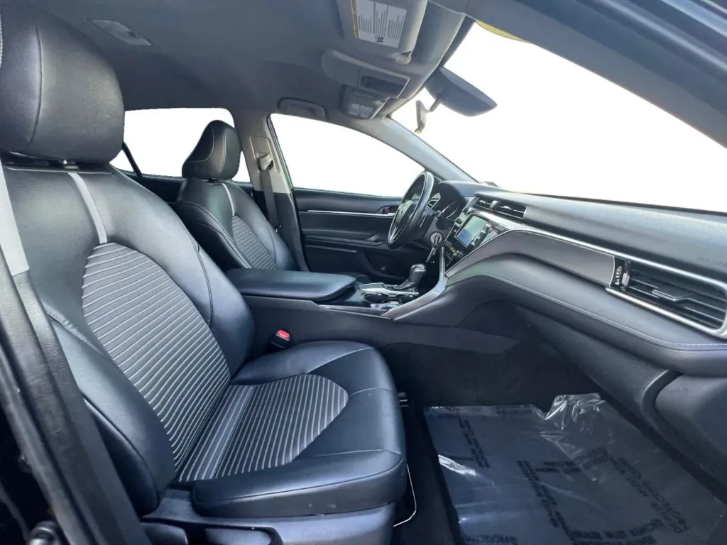 Toyota Camry photo 15