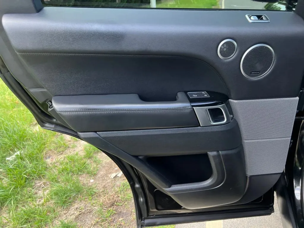 Land Rover Range Rover Sport photo 24