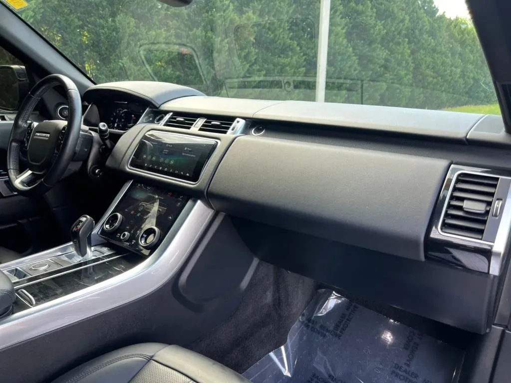 Land Rover Range Rover Sport photo 16