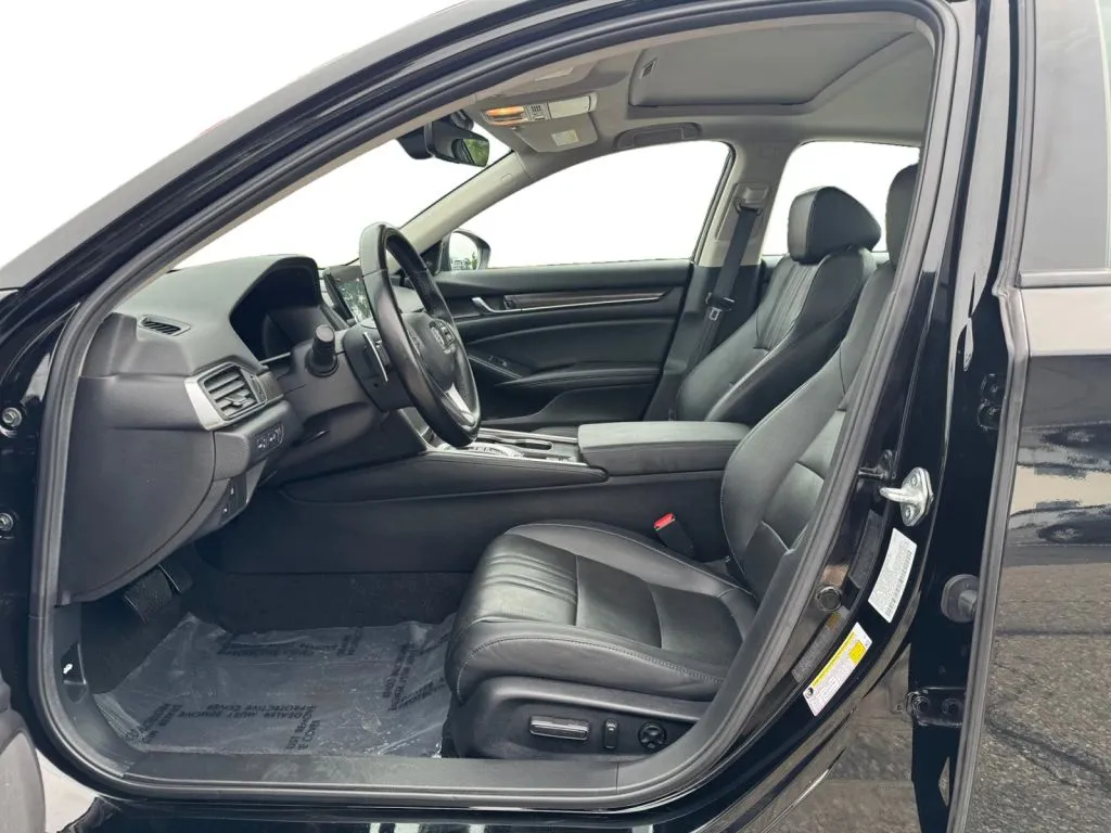 2021 Honda Accord Touring - Photo 9