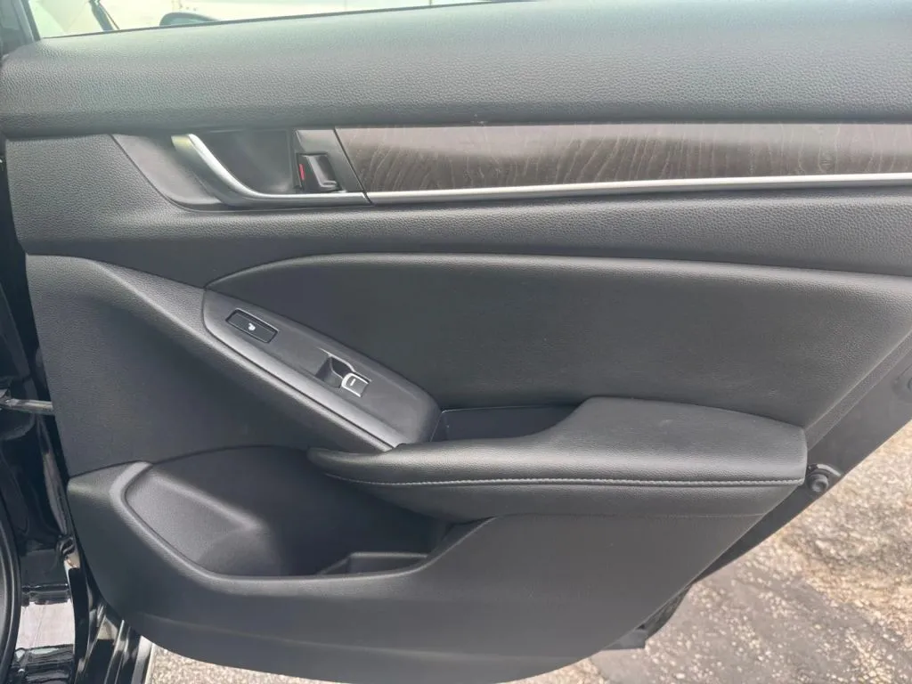 2021 Honda Accord Touring - Photo 25