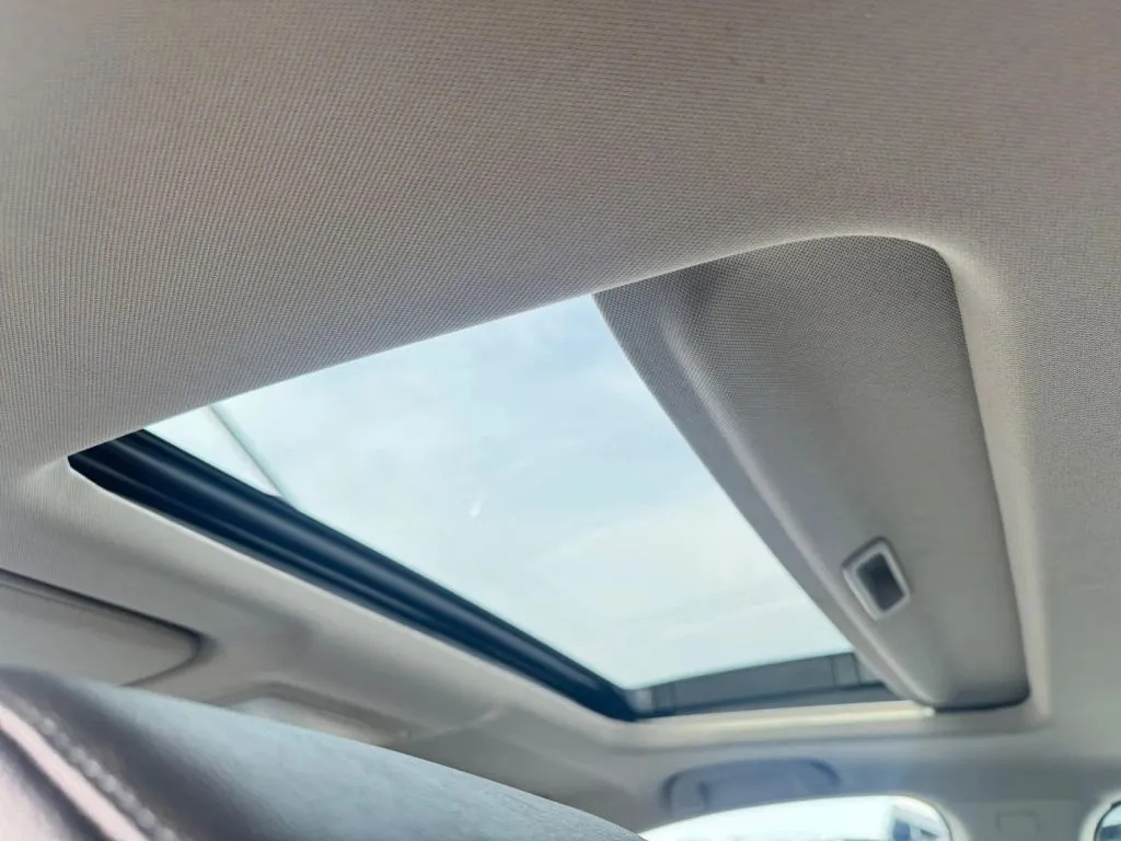 2021 Honda Accord Touring - Photo 16