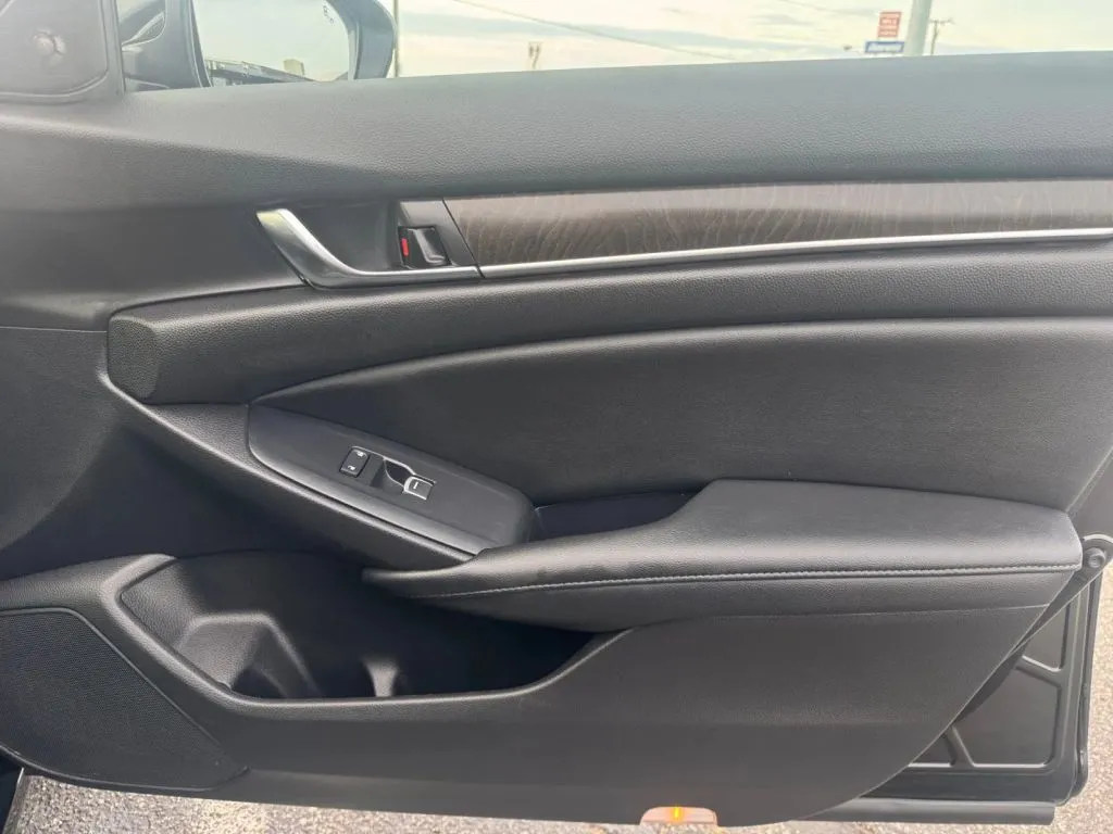 2021 Honda Accord Touring - Photo 24