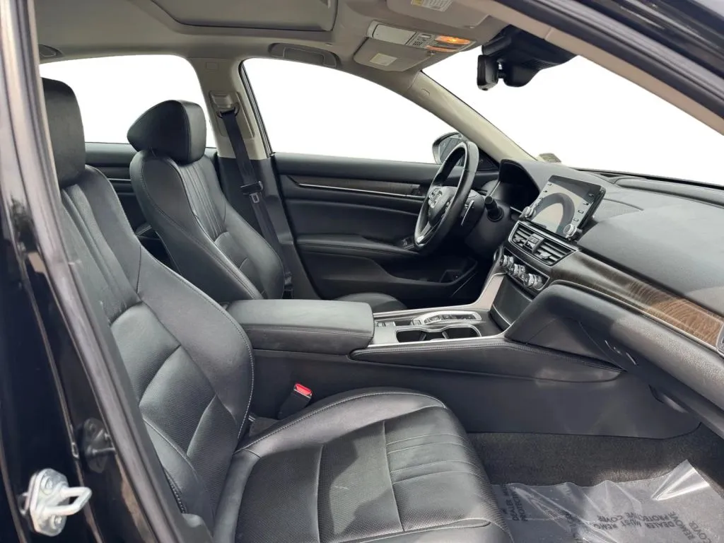 2021 Honda Accord Touring - Photo 15