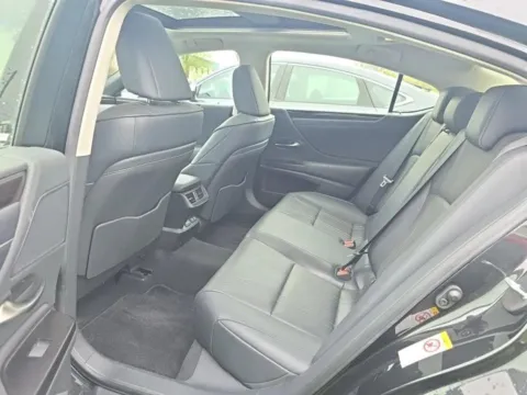 More photos of 2019 Lexus ES 350 Luxury Sedan 4D at Auto Fanatics, VA