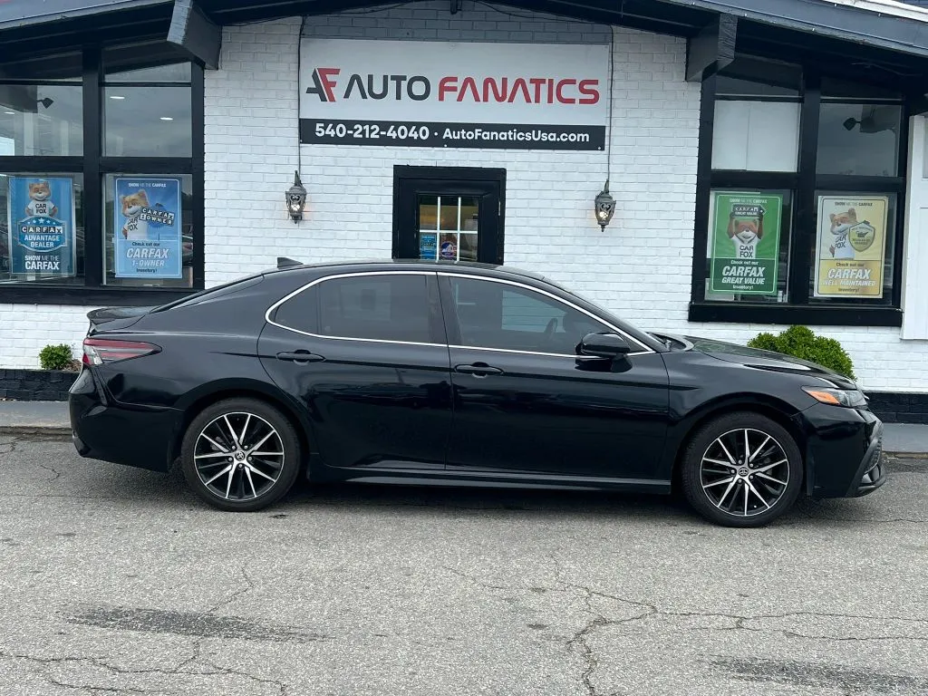 Black 2021 Toyota Camry SE Sedan 4D for sale in Fredericksburg, VA