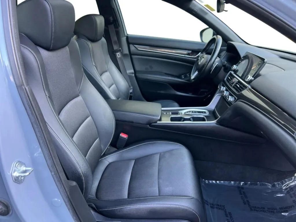 Honda Accord photo 15