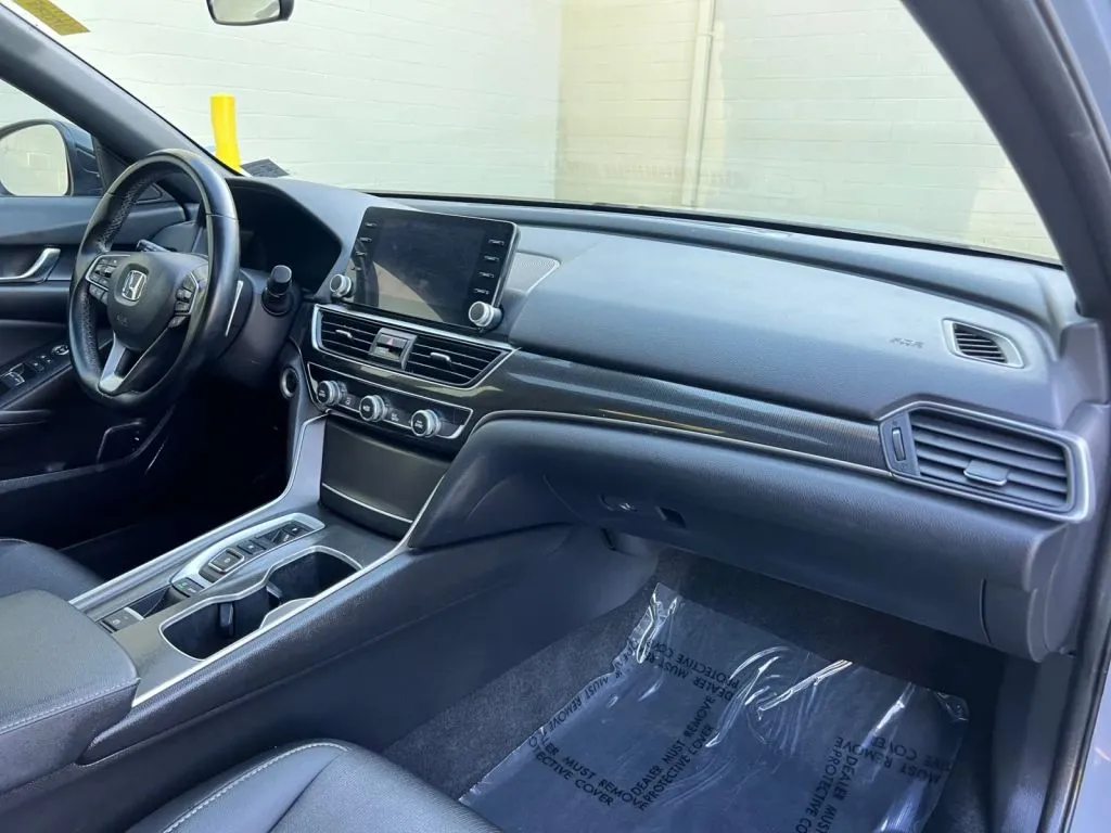 Honda Accord photo 16