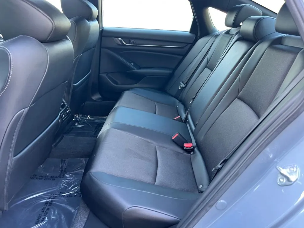 Honda Accord photo 14