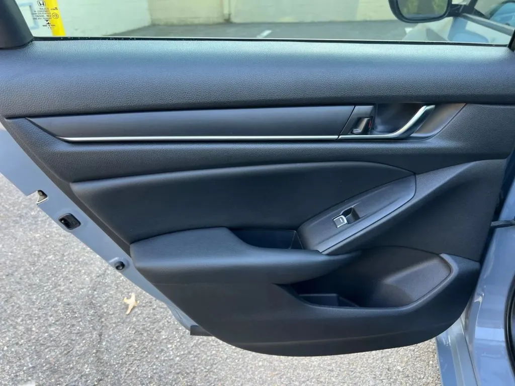 Honda Accord photo 22