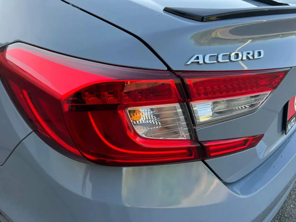 Honda Accord photo 33