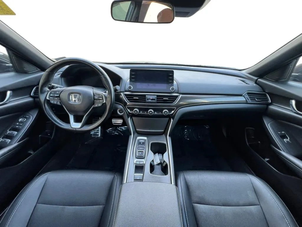 Honda Accord photo 11