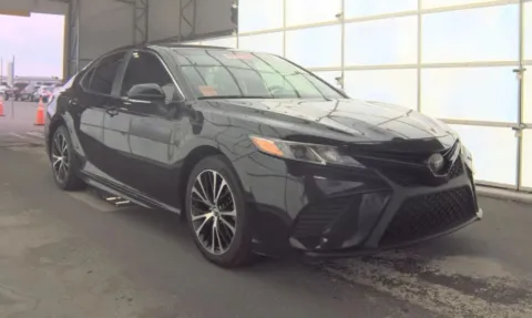 Photos of 2019 Toyota Camry SE Sedan 4D for sale in Fredericksburg, VA at Auto Fanatics