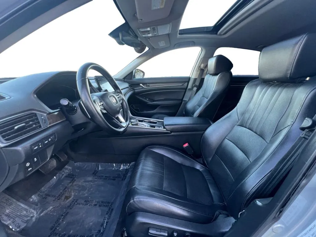 Honda Accord photo 10