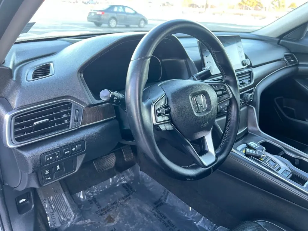 Honda Accord photo 26