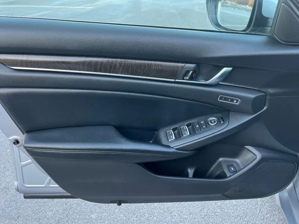 Honda Accord photo 27