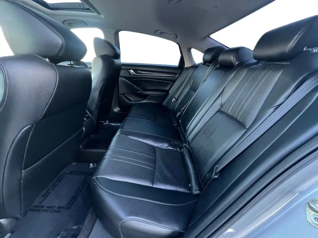 Honda Accord photo 14