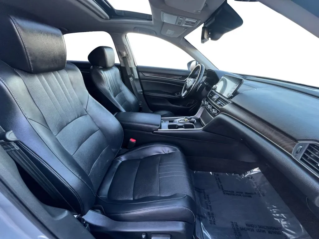 Honda Accord photo 15