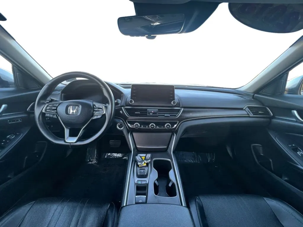 Honda Accord photo 11