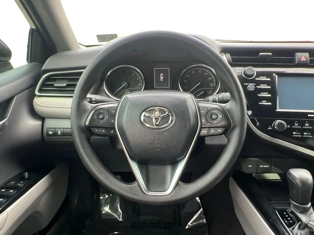 Toyota Camry photo 13