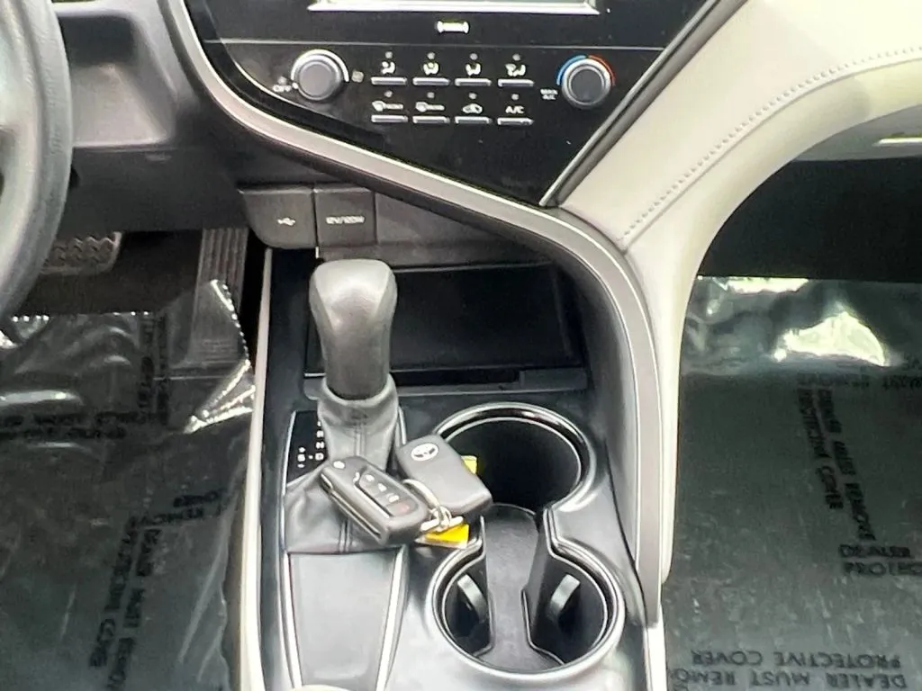 Toyota Camry photo 12