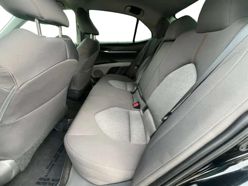 Toyota Camry photo 14