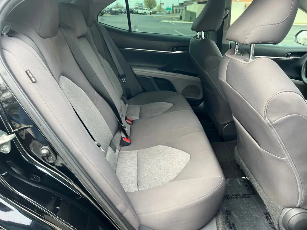 Toyota Camry photo 17