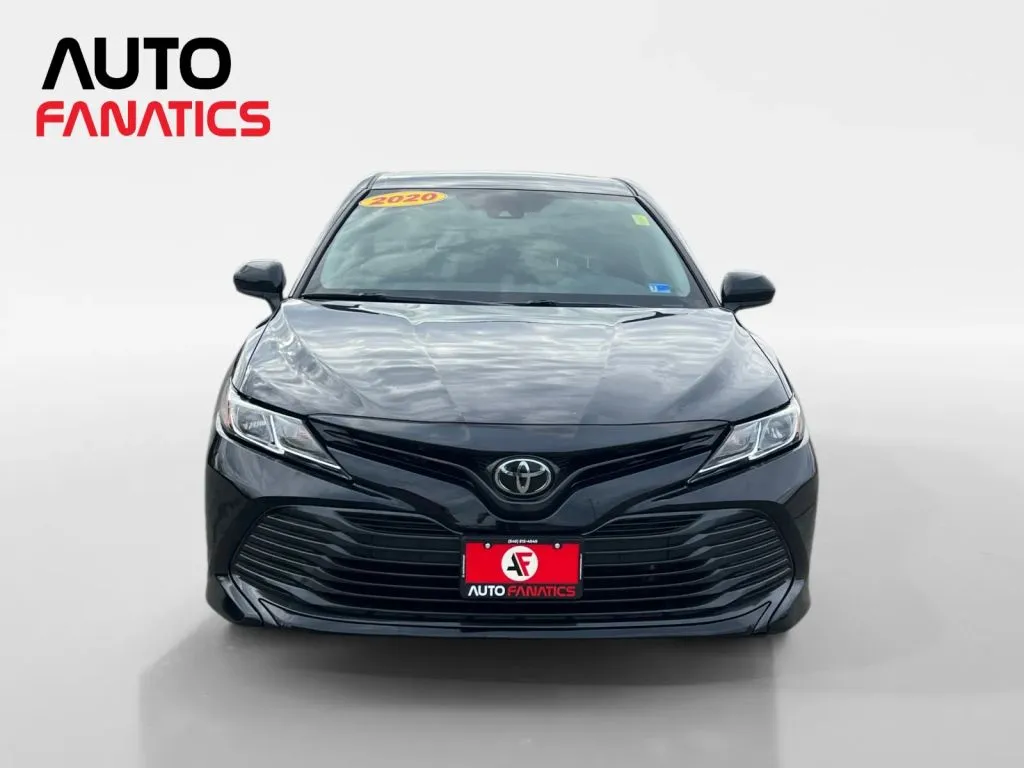 Toyota Camry photo 9