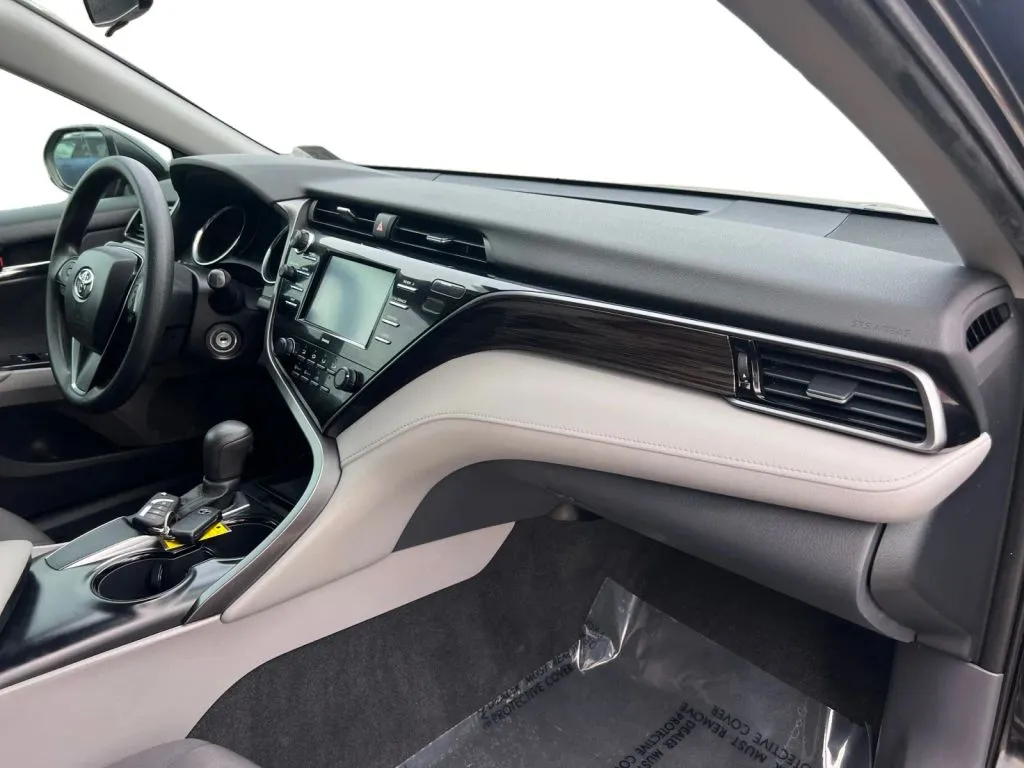 Toyota Camry photo 15