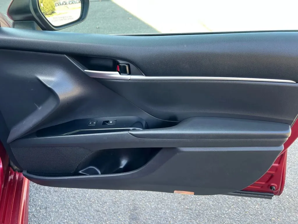 Toyota Camry photo 17