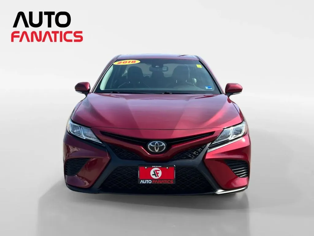 Toyota Camry photo 9