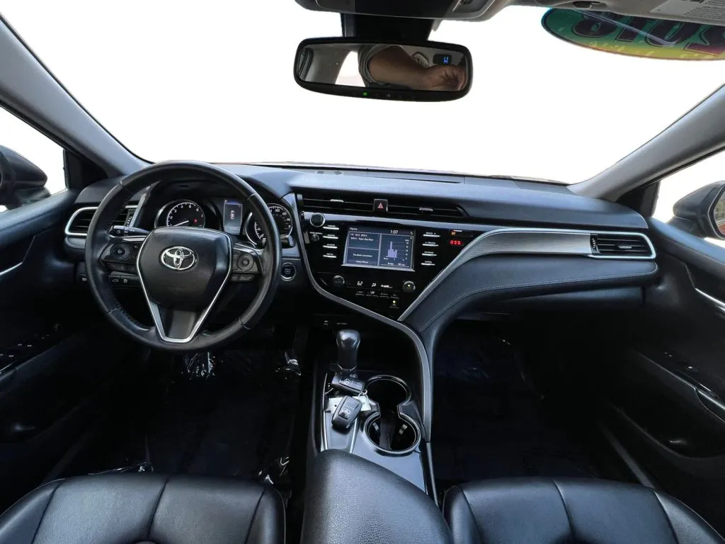 Toyota Camry photo 11
