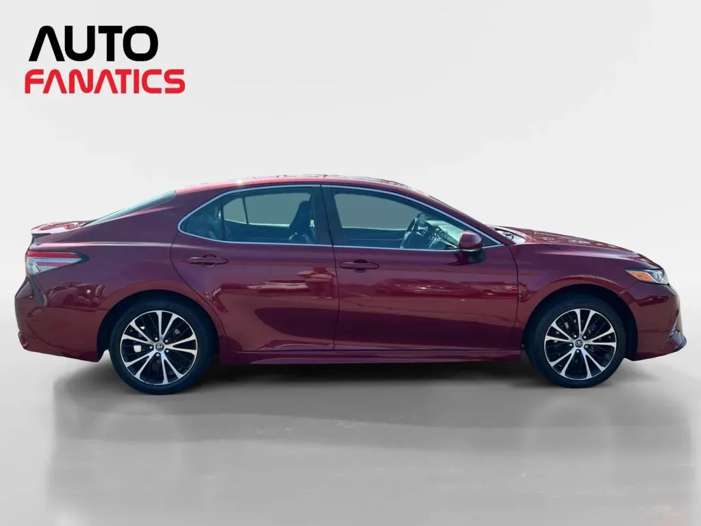 Toyota Camry photo 7
