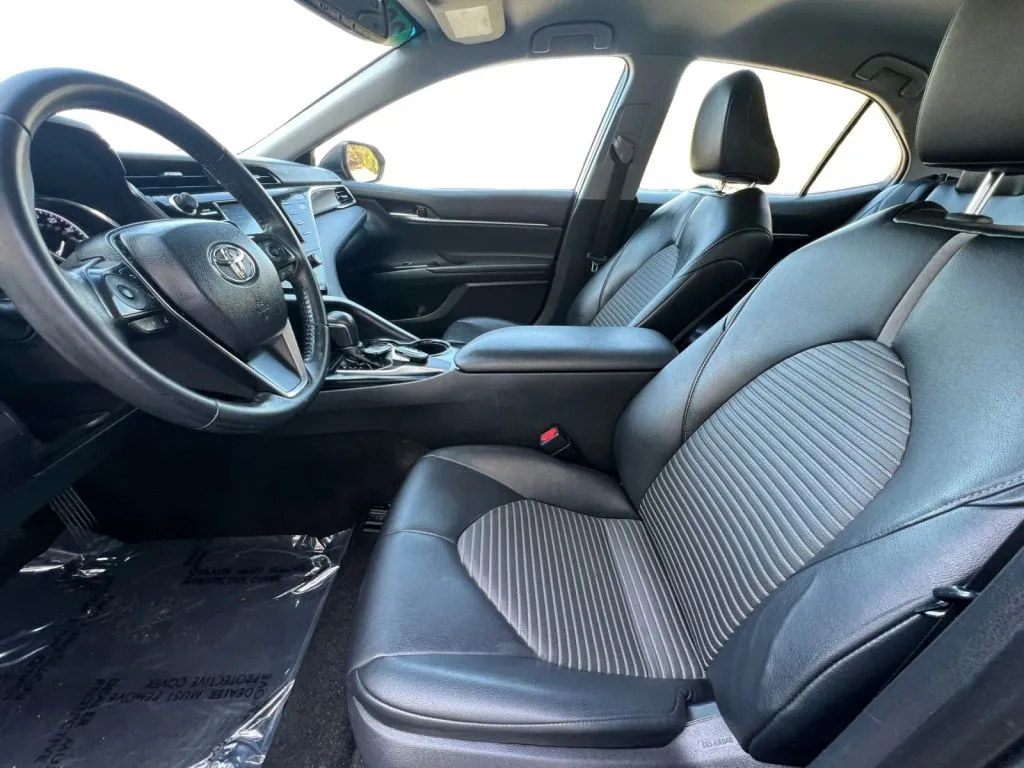 Toyota Camry photo 10