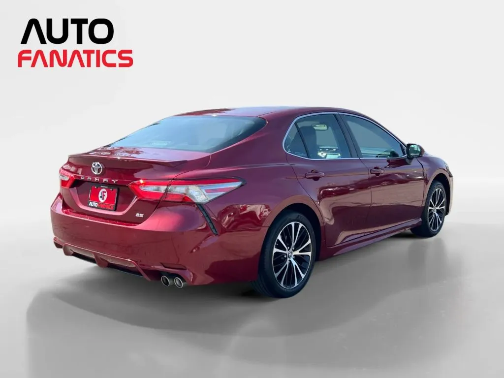 Toyota Camry photo 6