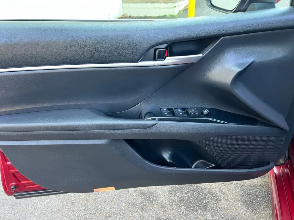 Toyota Camry photo 25