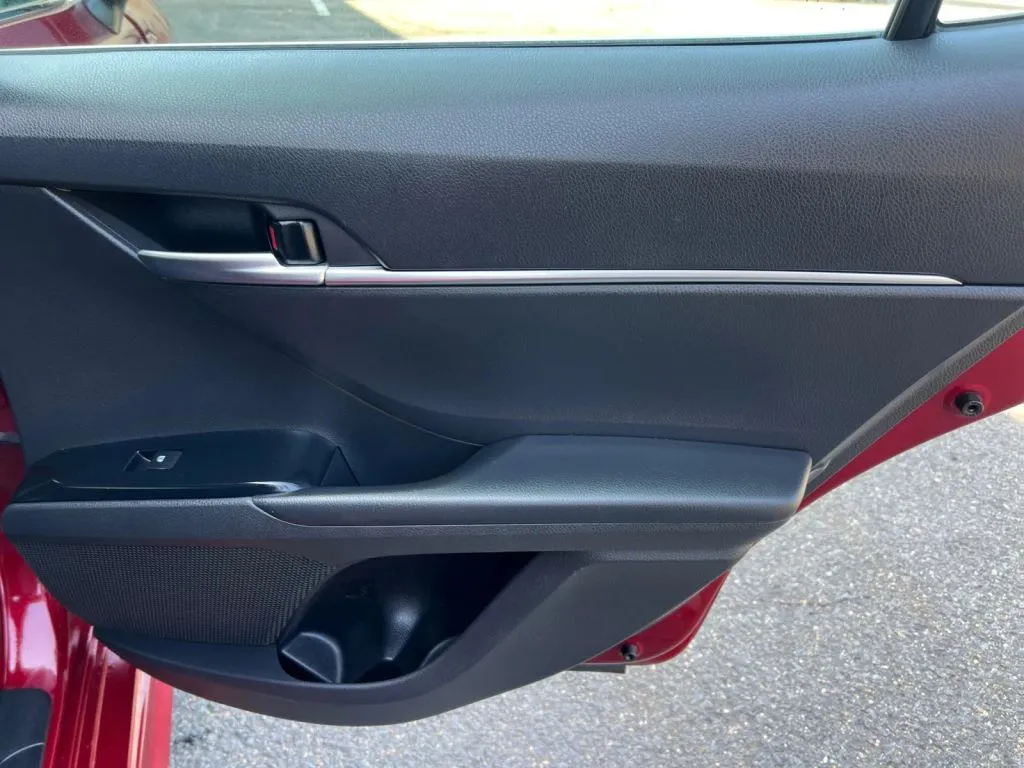 Toyota Camry photo 20