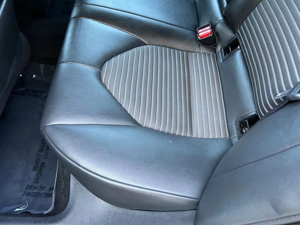 Toyota Camry photo 22