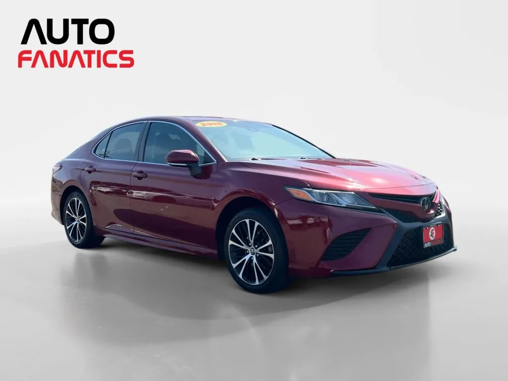 Toyota Camry photo 8